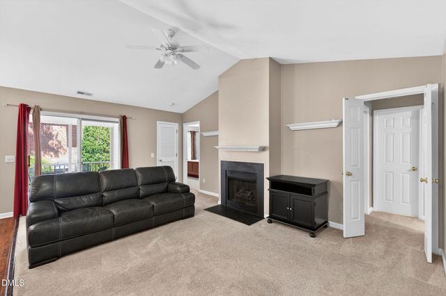 4222 Wellington Ridge Loop, Cary, NC 27518