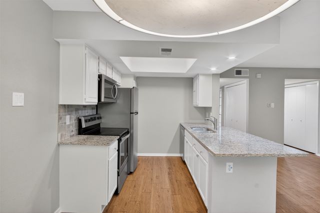 2505 Wedglea Drive 238, Dallas, TX 75211