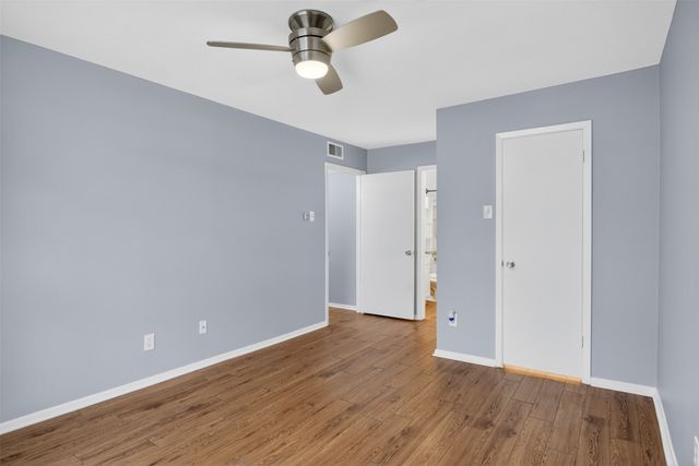 2505 Wedglea Drive 238, Dallas, TX 75211