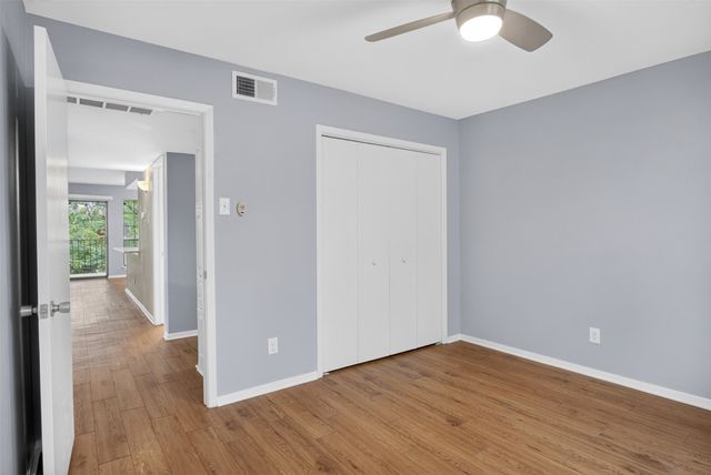 2505 Wedglea Drive 238, Dallas, TX 75211