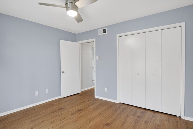 2505 Wedglea Drive 238, Dallas, TX 75211