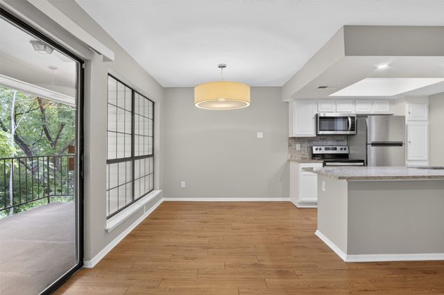 2505 Wedglea Drive 238, Dallas, TX 75211