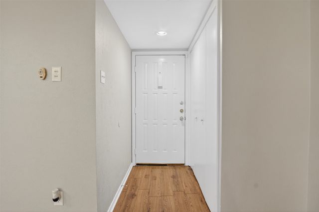 2505 Wedglea Drive 238, Dallas, TX 75211