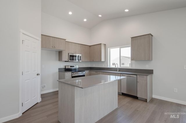 16272 Fill Ave, Caldwell, ID 83607