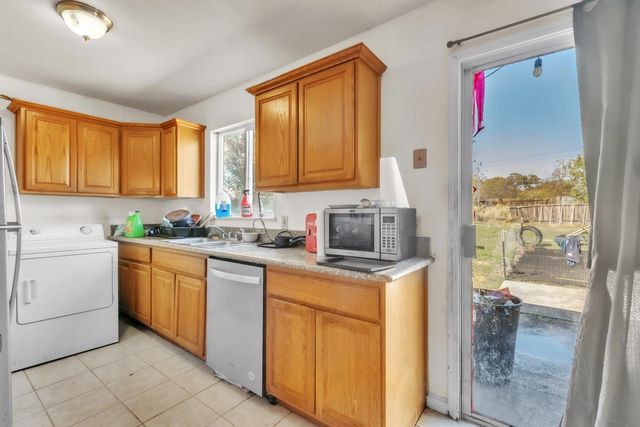 7735 51st Ave, Sacramento, CA 95828