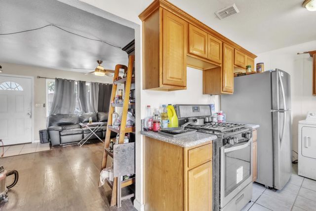 7735 51st Ave, Sacramento, CA 95828