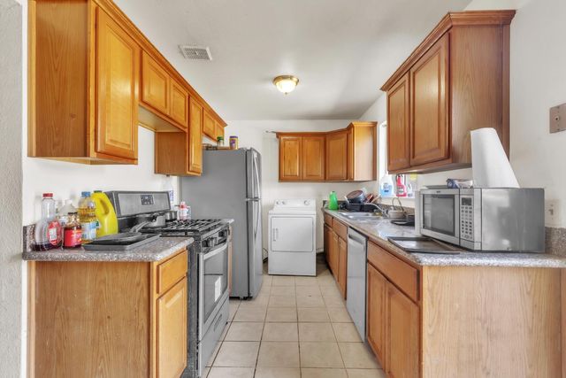 7735 51st Ave, Sacramento, CA 95828