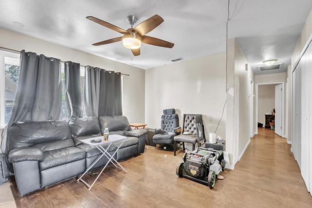 7735 51st Ave, Sacramento, CA 95828