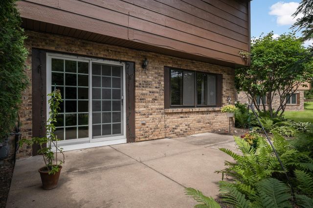 7111 Robinwood Bay, Woodbury, MN 55125