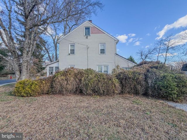64 W MILLBROOKE AVE, Woodstown, NJ 08098