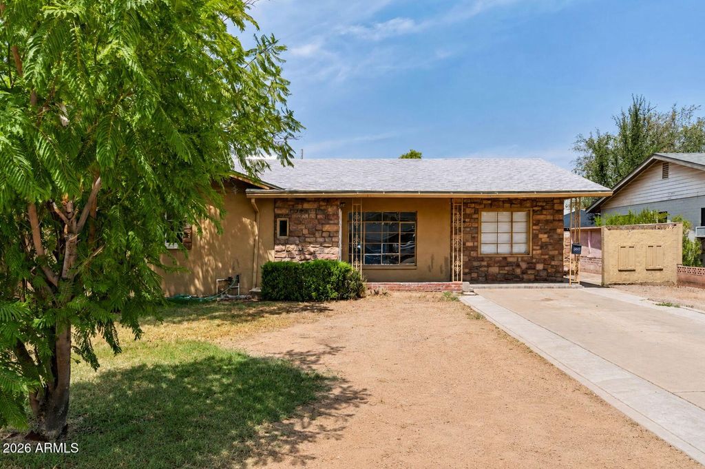 2040 E WHITTON Avenue, Phoenix, AZ 85016 — exterior