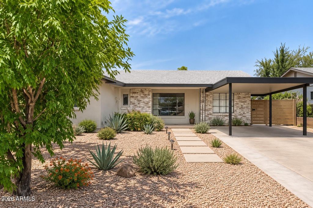 2040 E WHITTON Avenue, Phoenix, AZ 85016 — photo 2