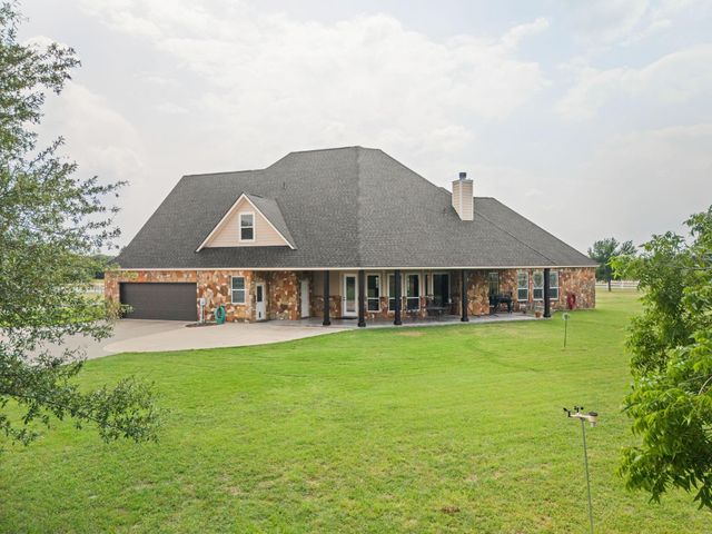 121 Eagle Rock DR, Salado, TX 76571