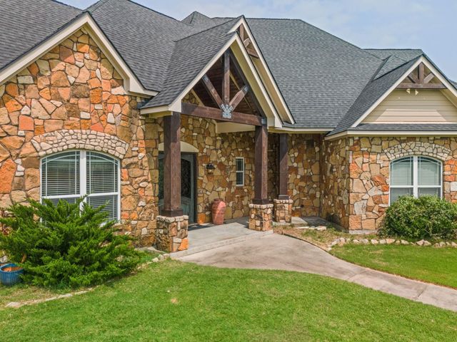 121 Eagle Rock DR, Salado, TX 76571