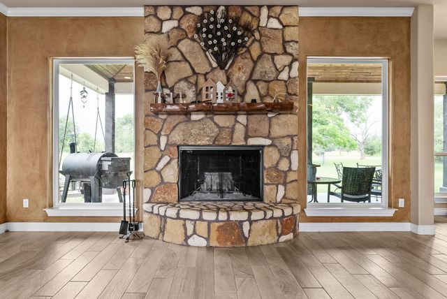 121 Eagle Rock DR, Salado, TX 76571
