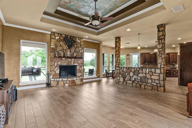 121 Eagle Rock DR, Salado, TX 76571