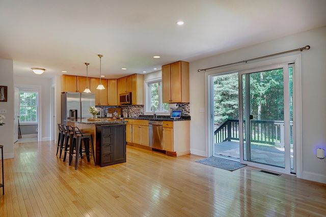 2 Wood Ridge Lane, Exeter, NH 03833
