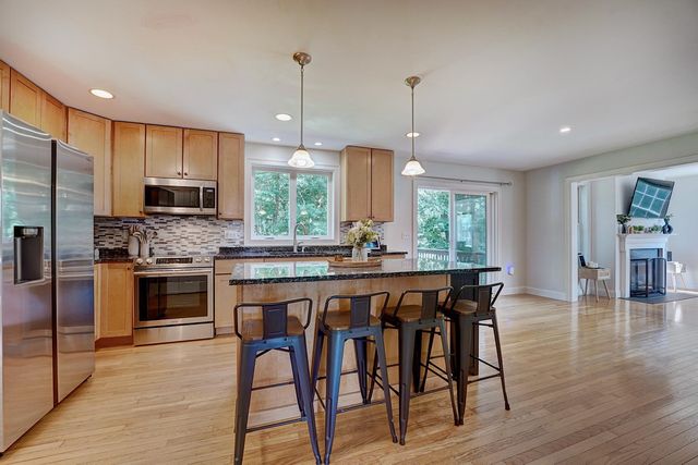 2 Wood Ridge Lane, Exeter, NH 03833