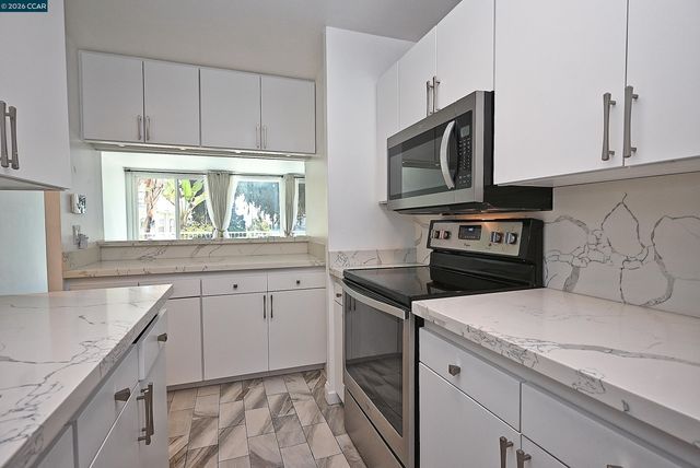 1425 Lakeside Drive 101, Oakland, CA 94612