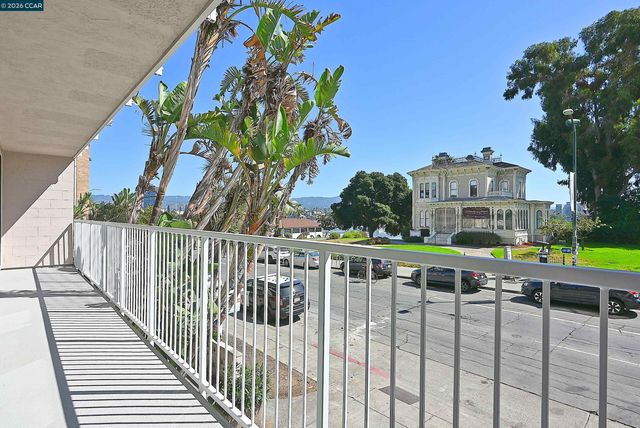 1425 Lakeside Drive 101, Oakland, CA 94612