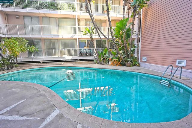 1425 Lakeside Drive 101, Oakland, CA 94612