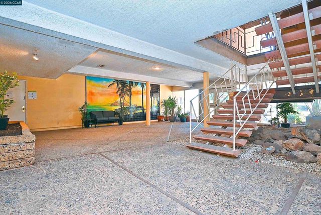 1425 Lakeside Drive 101, Oakland, CA 94612