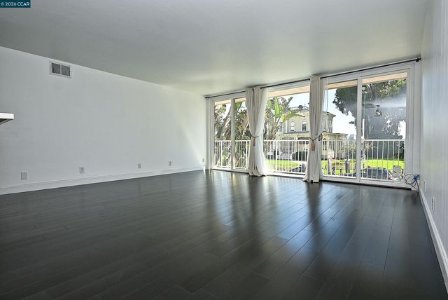 1425 Lakeside Drive 101, Oakland, CA 94612