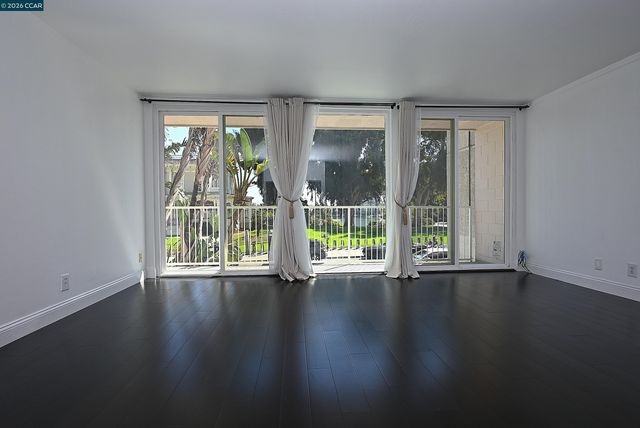 1425 Lakeside Drive 101, Oakland, CA 94612