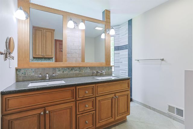 20373 Kern Road, South Bend, IN 46614