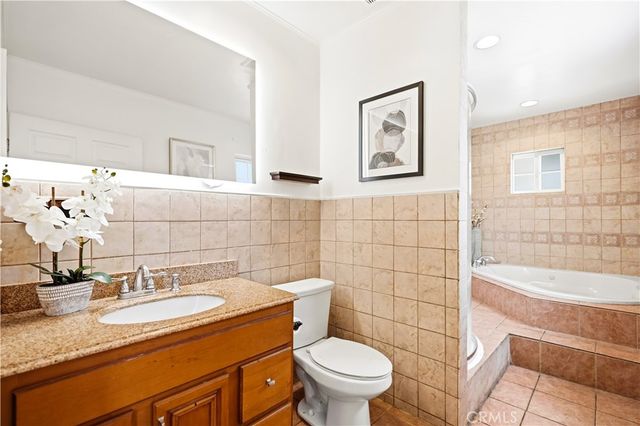 11840 Gilmore, Los Angeles, CA 91606