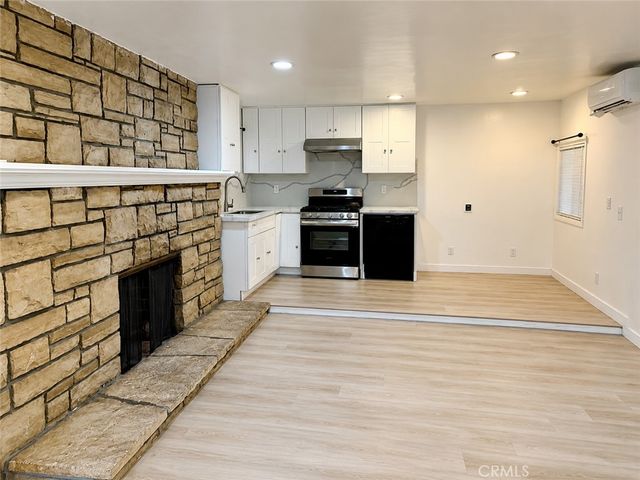 11840 Gilmore, Los Angeles, CA 91606