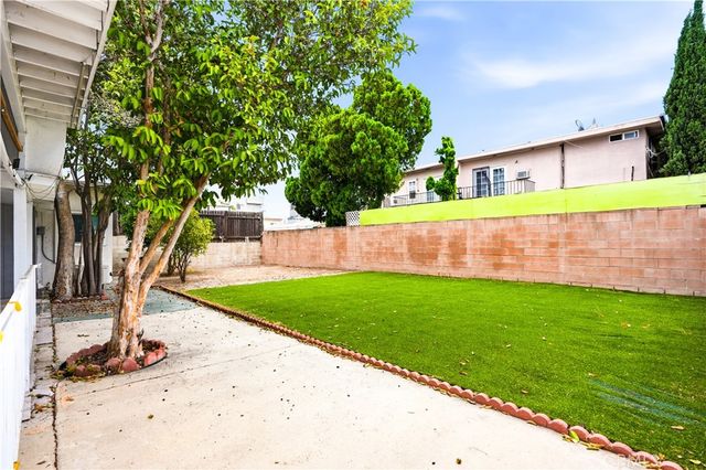 11840 Gilmore, Los Angeles, CA 91606