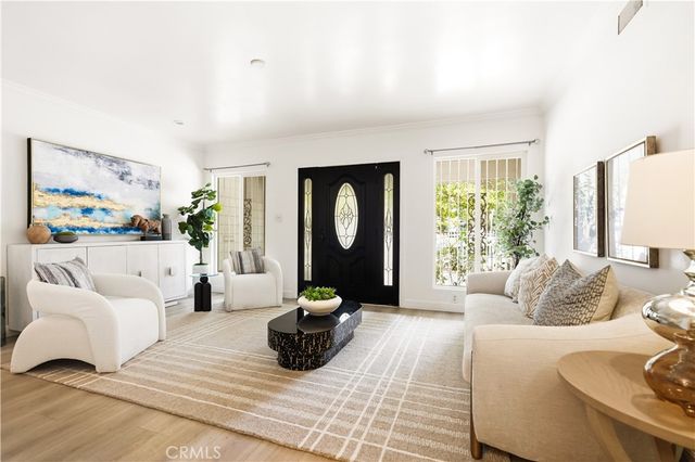 11840 Gilmore, Los Angeles, CA 91606
