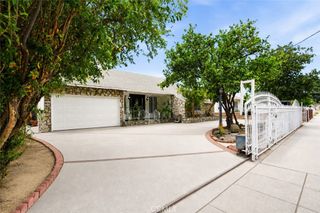 11840 Gilmore, Los Angeles, CA 91606