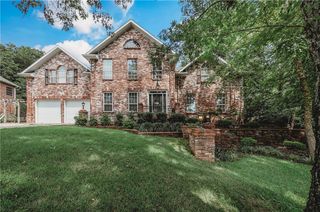 88 Skyview Lane, Fayetteville, AR 72701