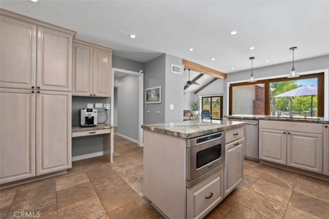 5551 Rainbow Crest, Agoura Hills, CA 91301