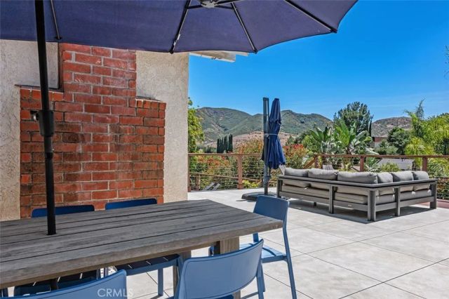 5551 Rainbow Crest, Agoura Hills, CA 91301