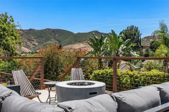 5551 Rainbow Crest, Agoura Hills, CA 91301