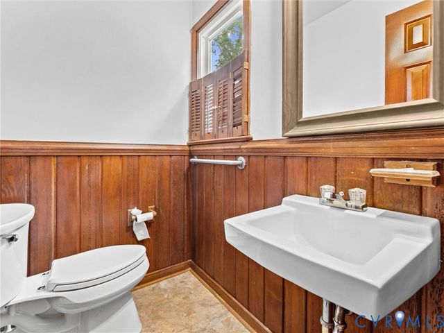 9200 Redbridge Rd, Chesterfield, VA 23236