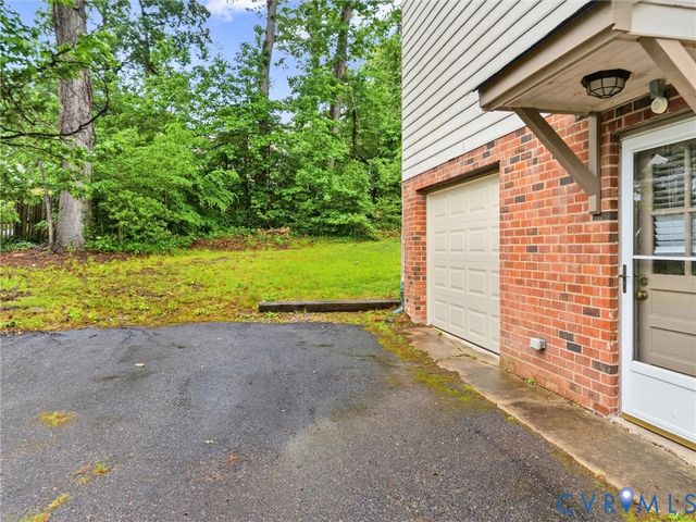 9200 Redbridge Rd, Chesterfield, VA 23236