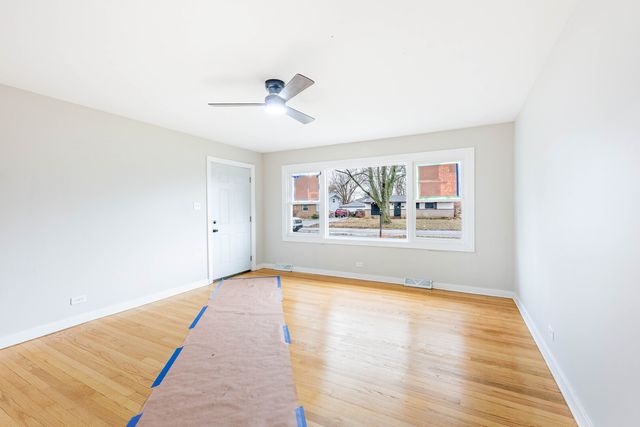 16309 Plymouth Drive, Markham, IL 60428