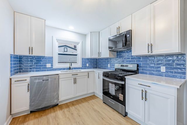 16309 Plymouth Drive, Markham, IL 60428