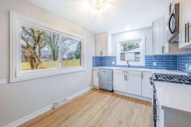 16309 Plymouth Drive, Markham, IL 60428