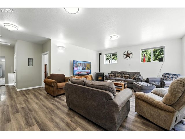 34155 Se MOSS HILL Rd, Estacada, OR 97023