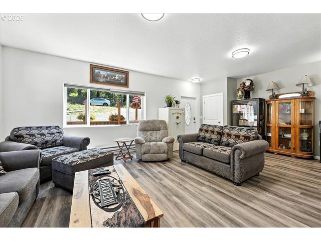 34155 Se MOSS HILL Rd, Estacada, OR 97023