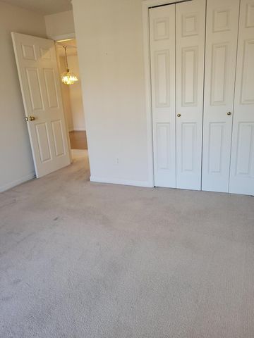 2720 Georgetowne Drive B2, Highland, IN 46322