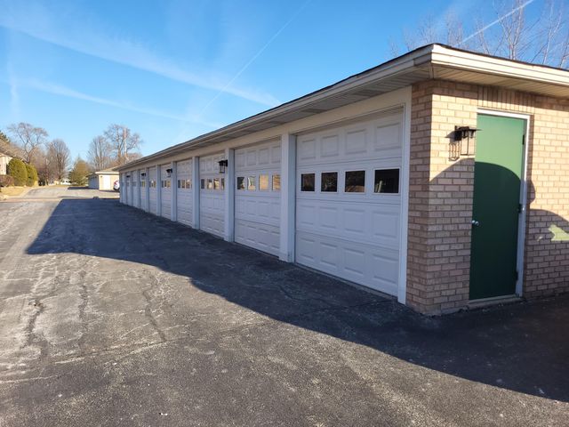 2720 Georgetowne Drive B2, Highland, IN 46322