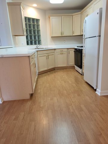 2720 Georgetowne Drive B2, Highland, IN 46322