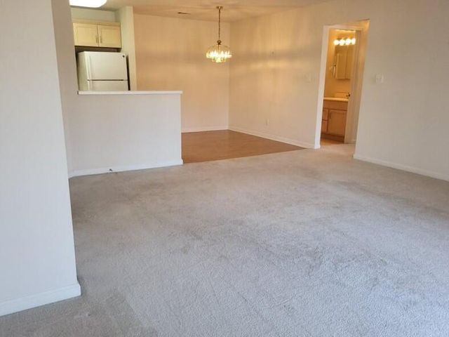 2720 Georgetowne Drive B2, Highland, IN 46322