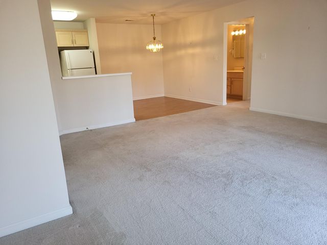 2720 Georgetowne Drive B2, Highland, IN 46322